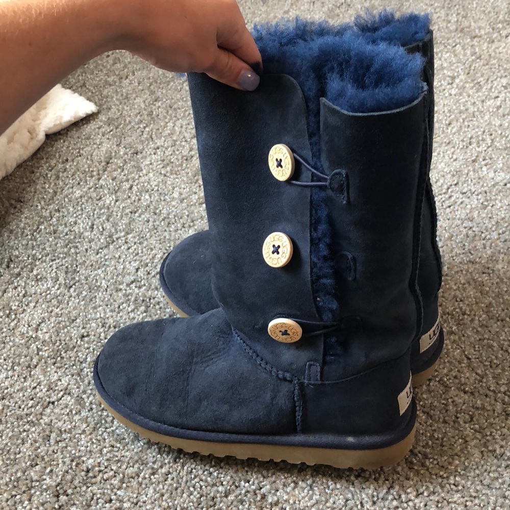 Great Condition Bailey Button Uggs - image 4